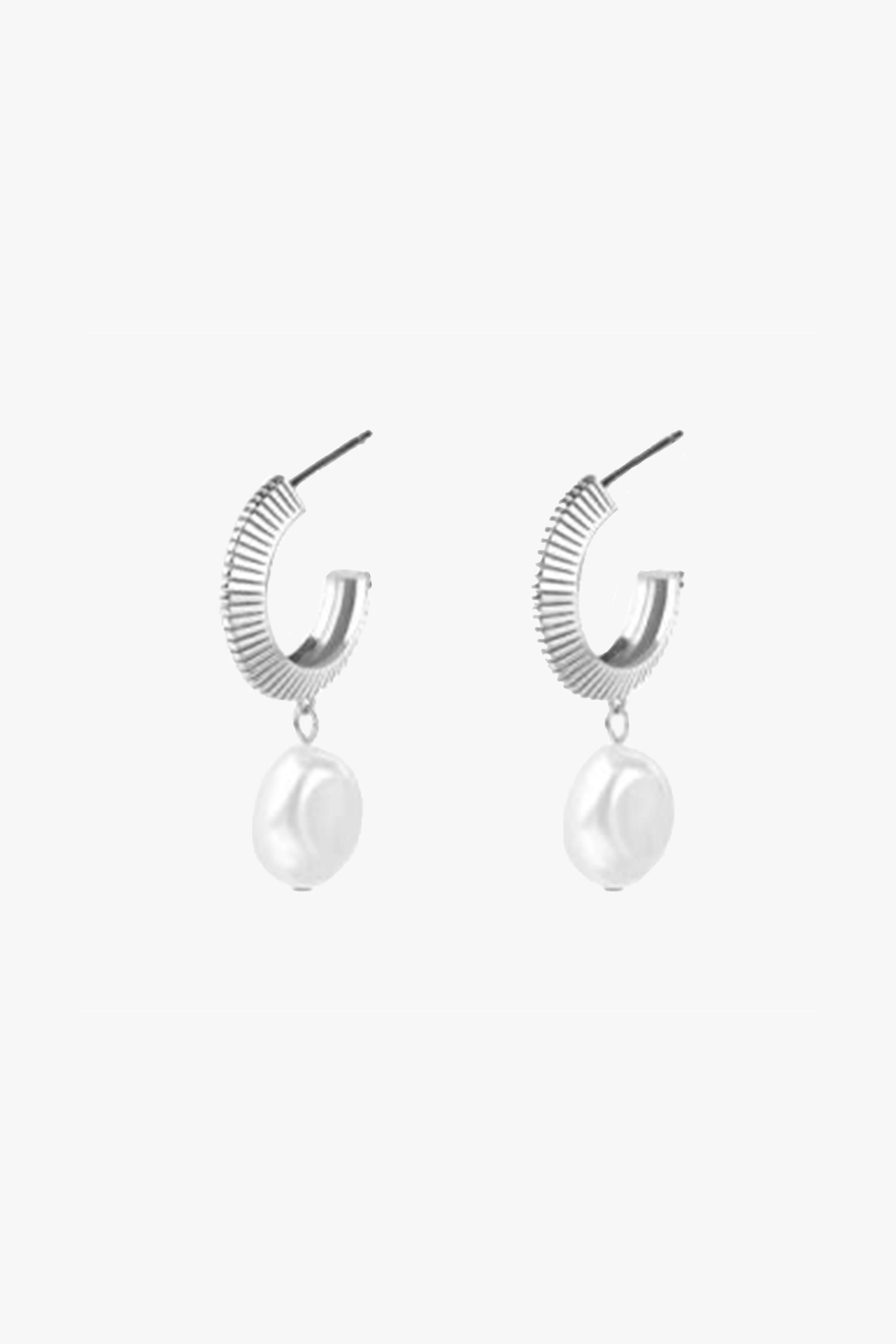 Aada Pearl Silver Hoop Earrings - Image 2