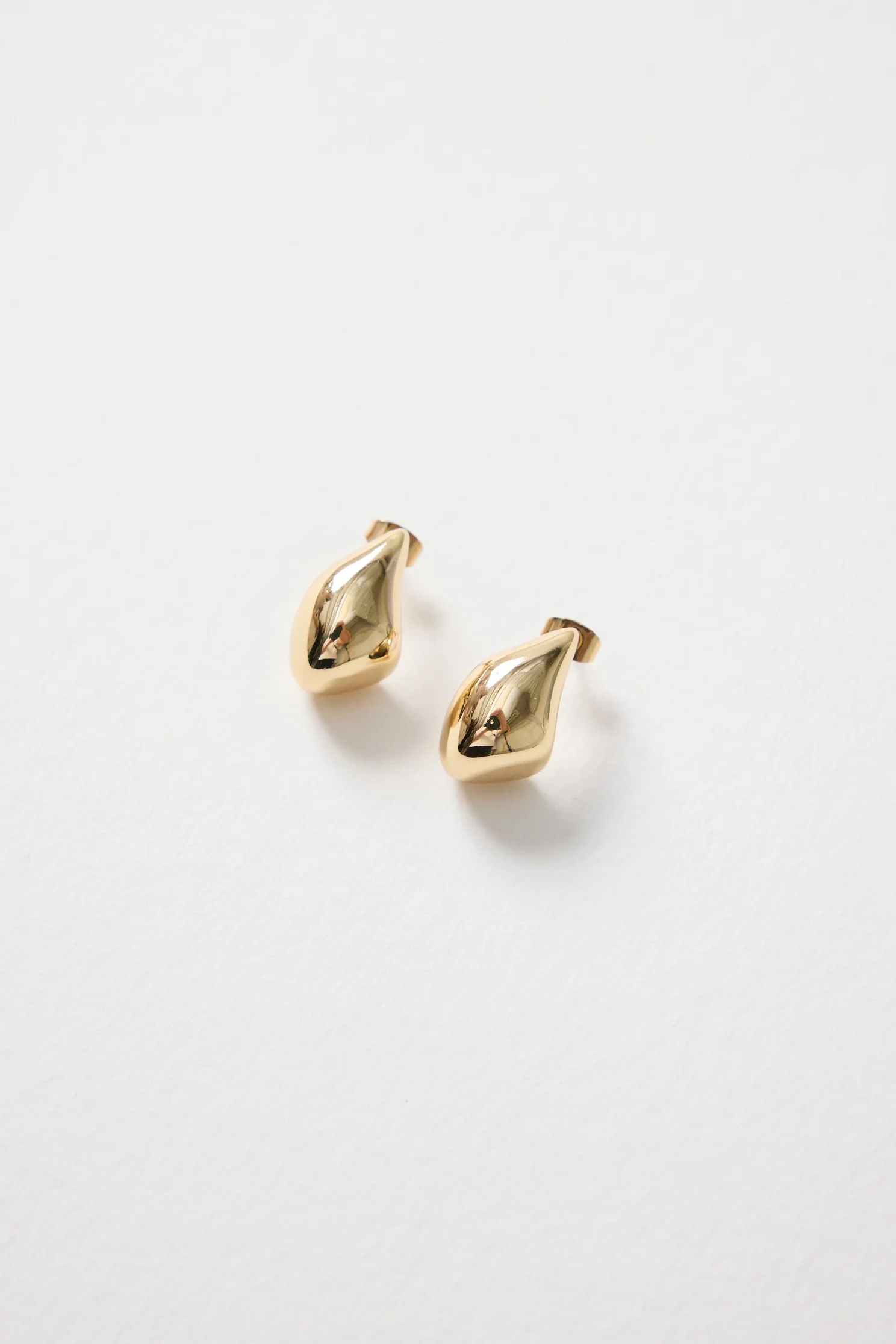 Diamond Gold Teardrop Stud Earring