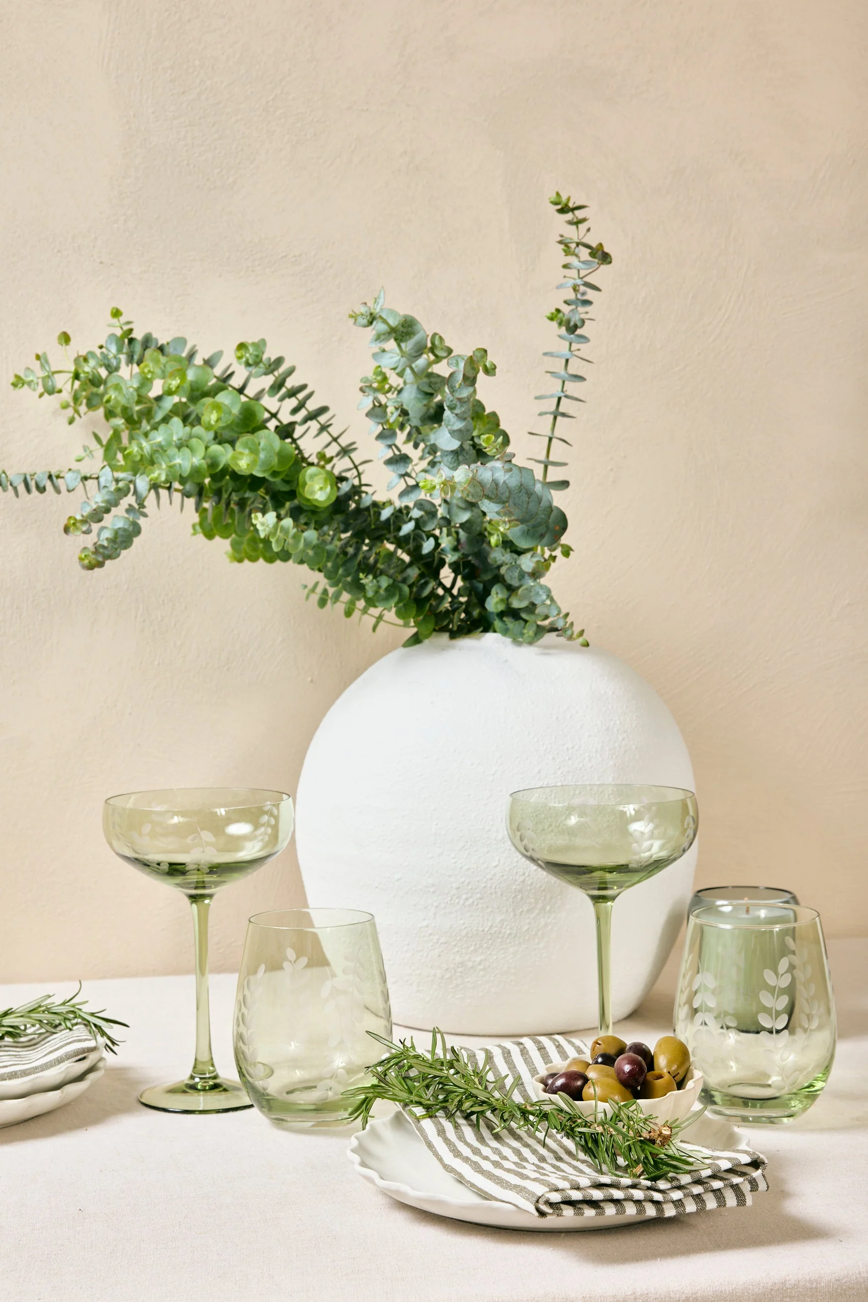 Olive Green Etched Leaf Set 2 Coupe Cocktail Glasses - Image 4